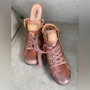 Pikolinos Original Boots - Women’s size 40 (US 9) - great shape!